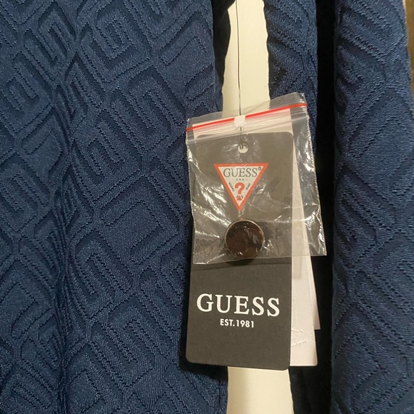 New Guess long sleeve with tags - Picture 2 of 5